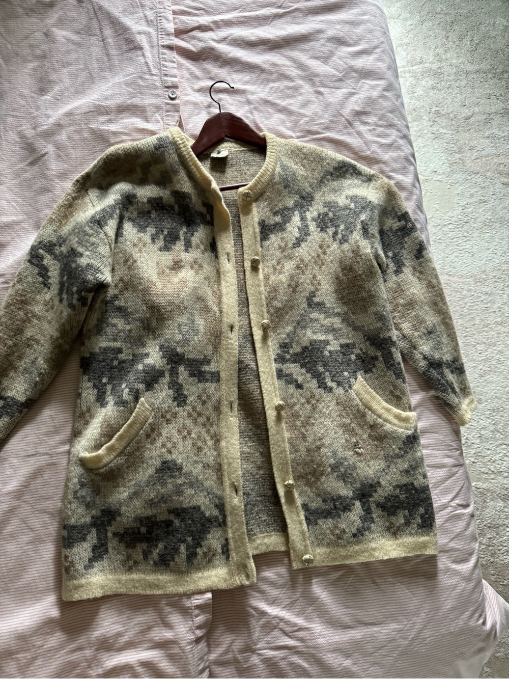 Vintage Icelandic 100% Pure Wool Cardigan – Nordic Pattern, Button Front